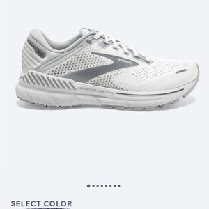 Brooks adrenaline GTS 22 brand new size 8.5 8 1/2 white